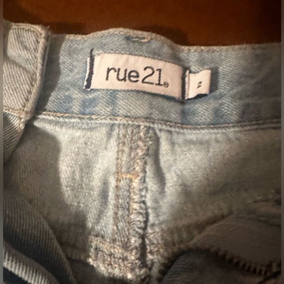RUE21 Casual Summer Frayed Denim Shorts - Picture 4 of 5